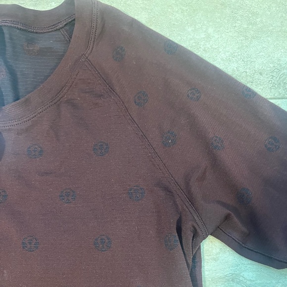 LULULEMON long sleeve swiftly tech - Picture 3 of 4